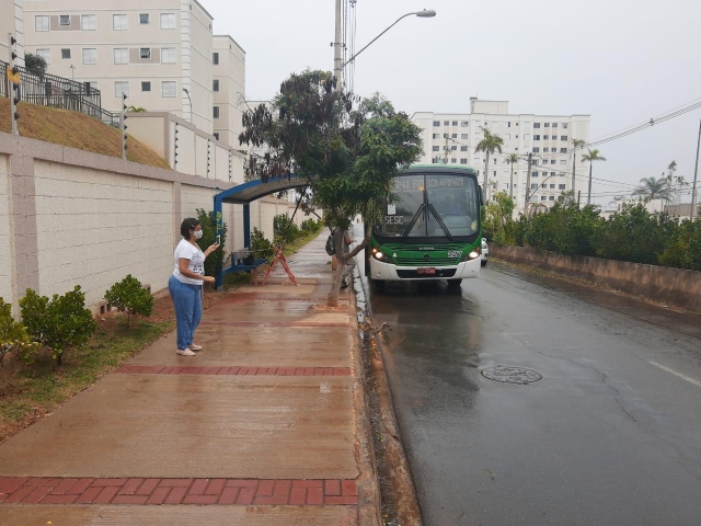 LINHA DE ÔNIBUS NO PARQUE DAS CACHOEIRAS - Cidão Santos